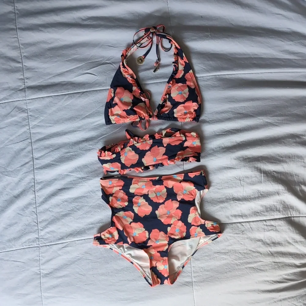 Juicy Couture 3piece Bathing Suit - Picture 1 of 7